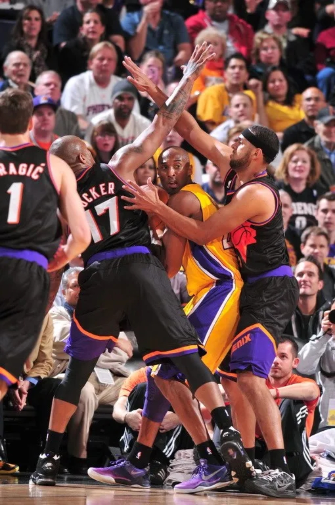 一场惊心动魄的篮球巅峰对决