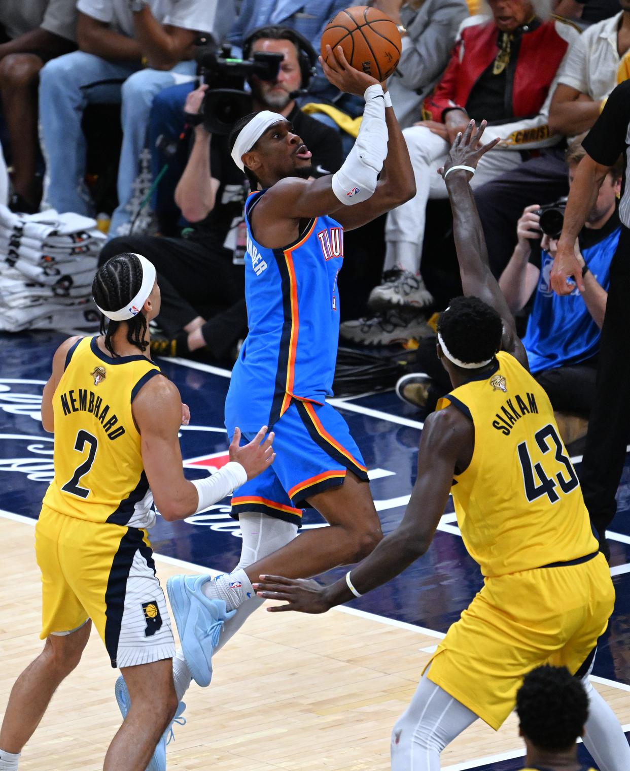 一场惊心动魄的篮球巅峰对决