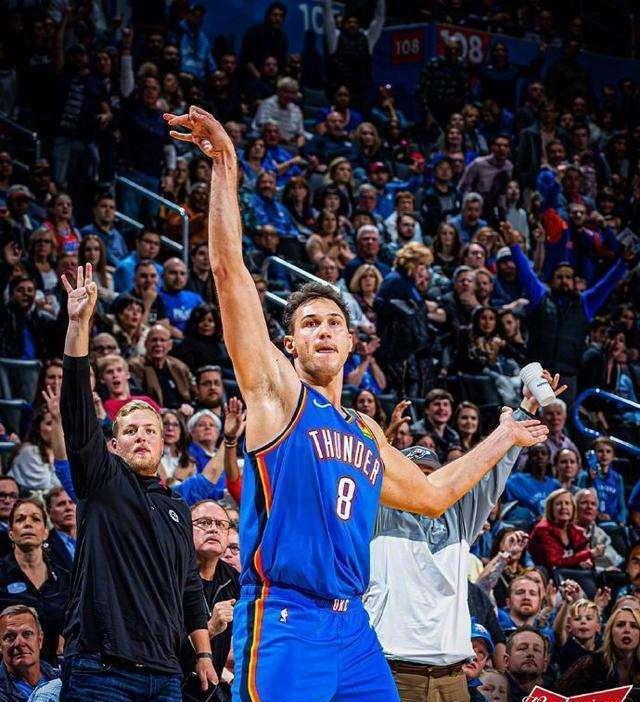 猛龙力克雷霆，王哲林点燃赛场