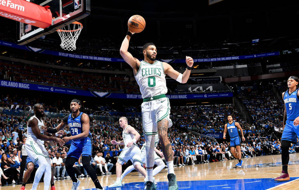 雷速篮球直播-山东队轻取太阳，塔图姆状态火热