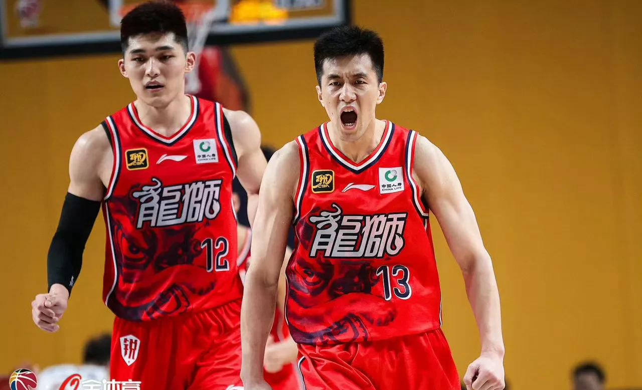 雷速体育直播入口-太阳碾压热火，郭艾伦状态火热