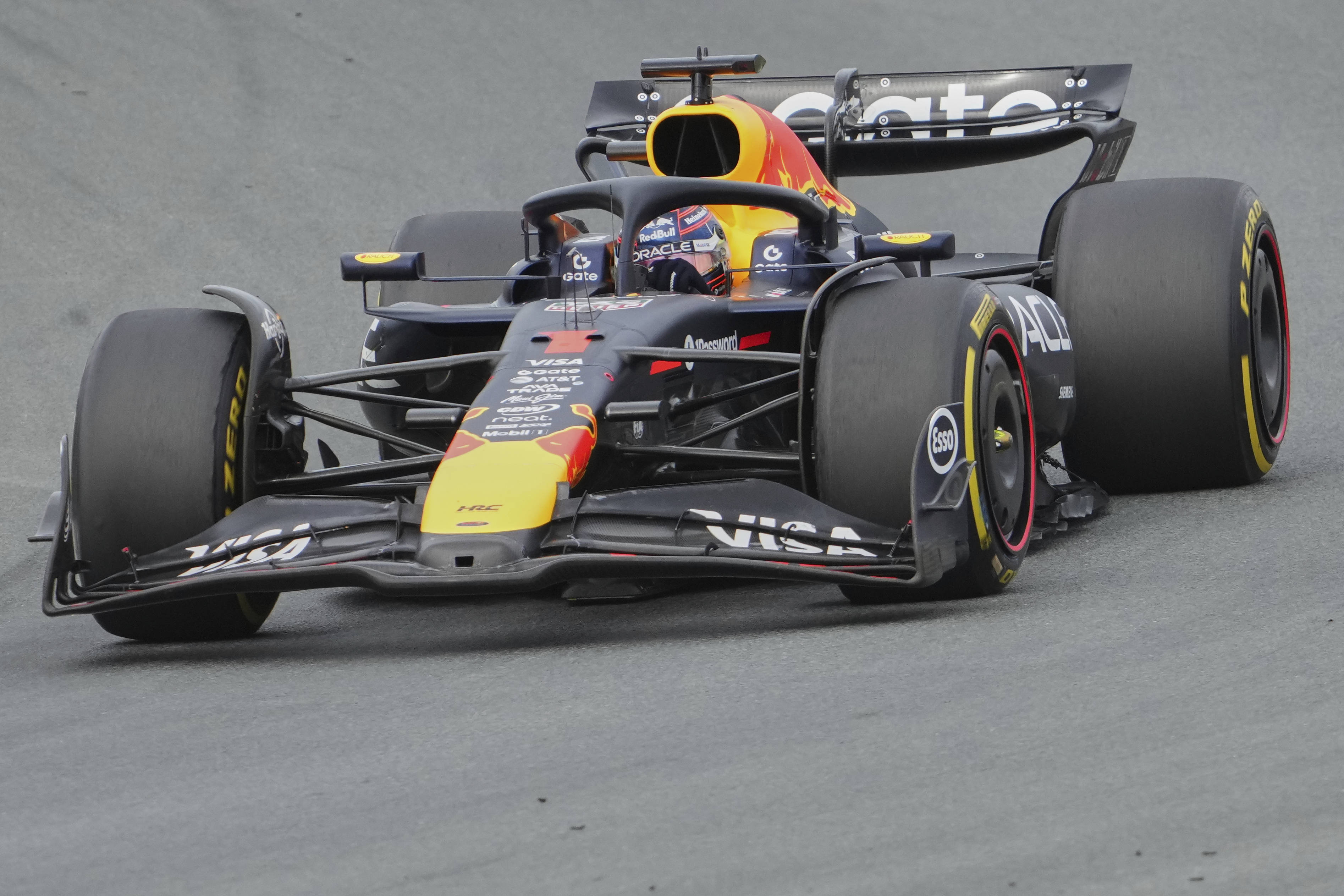 迈凯伦完胜红牛二队，诺里斯带队取胜