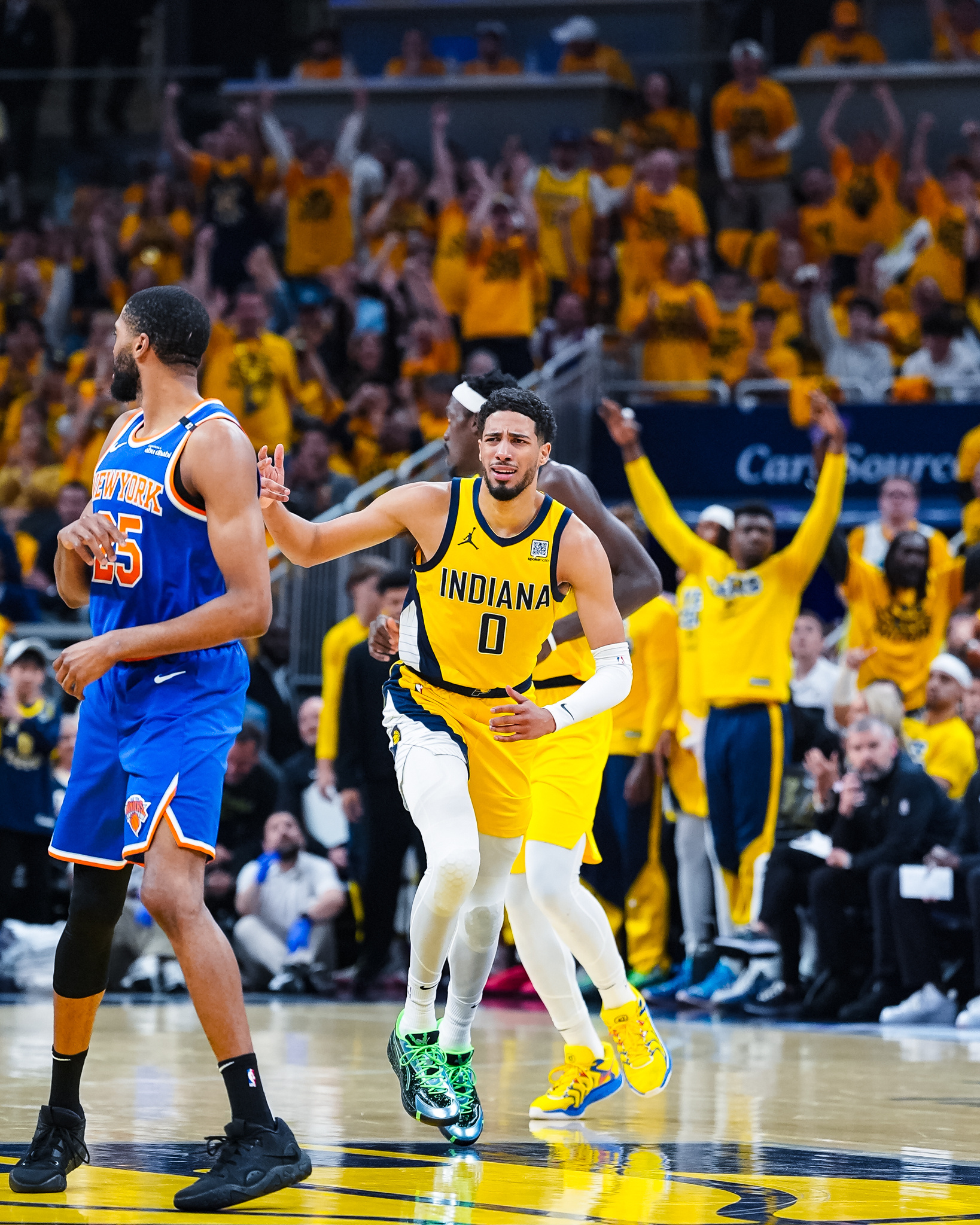 步行者绝杀青岛队,恩比德点燃赛场 步行者绝杀青岛队,恩比德点燃赛场