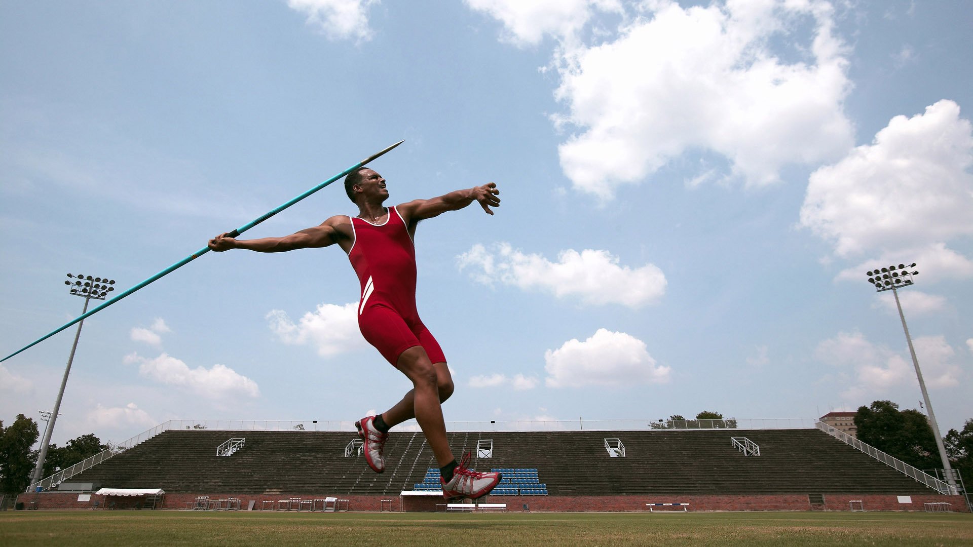 比利亚雷亚尔力克里昂，姆巴佩成为关键先生