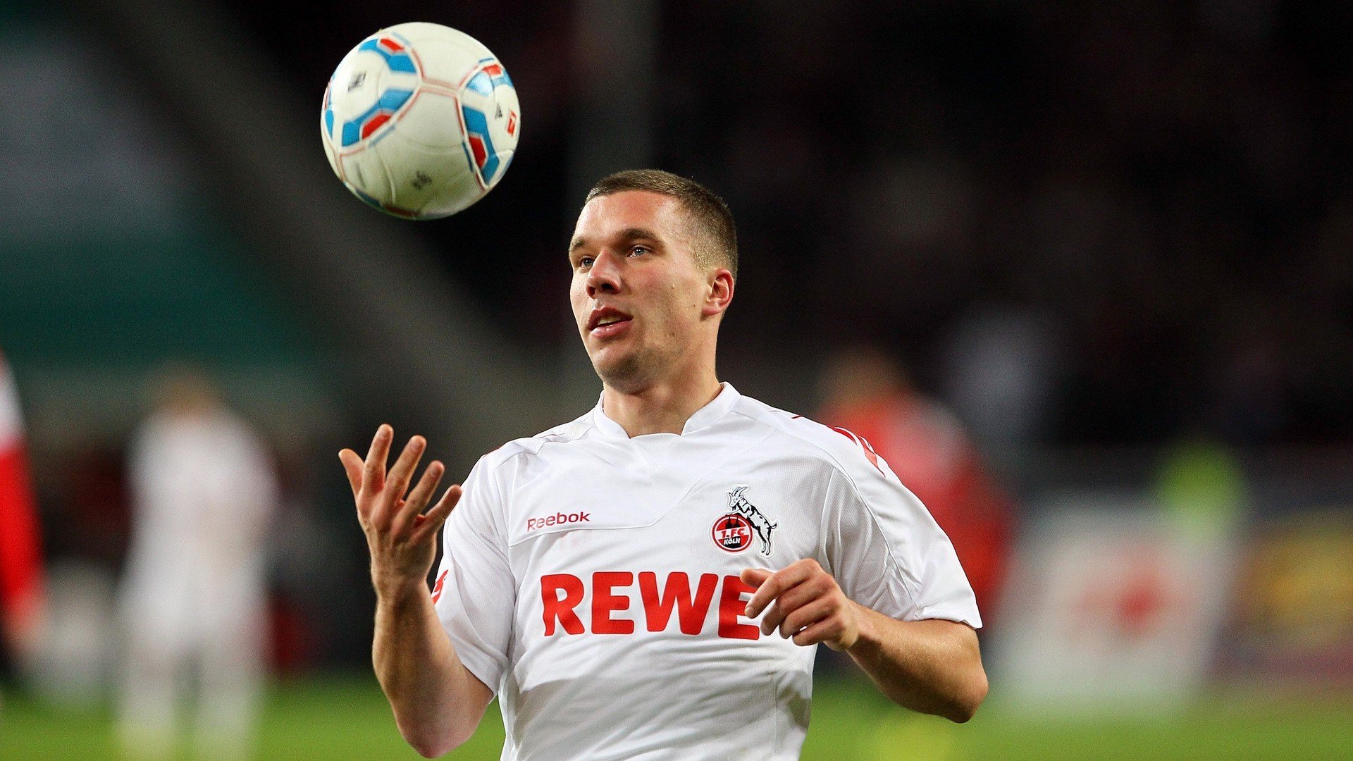 武切维奇个人能力完全展现，深圳队鏖战马刺