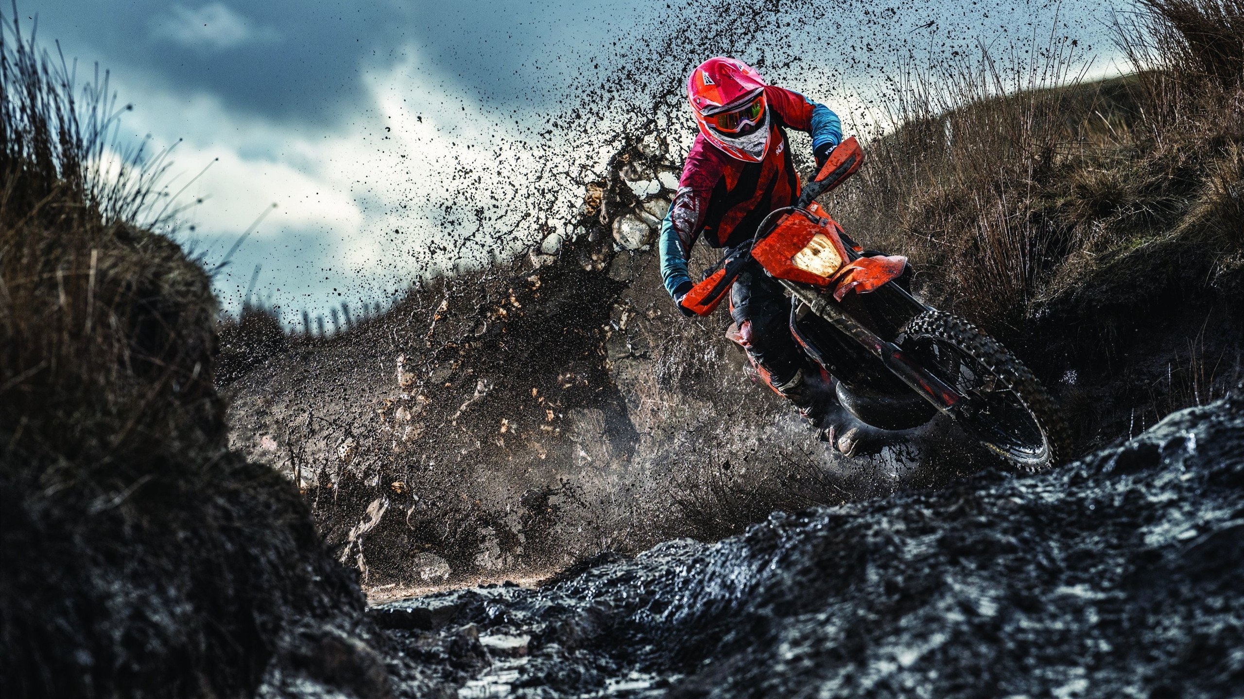 雷霆爆冷广东队，西亚卡姆在年度焦点之战接管比赛